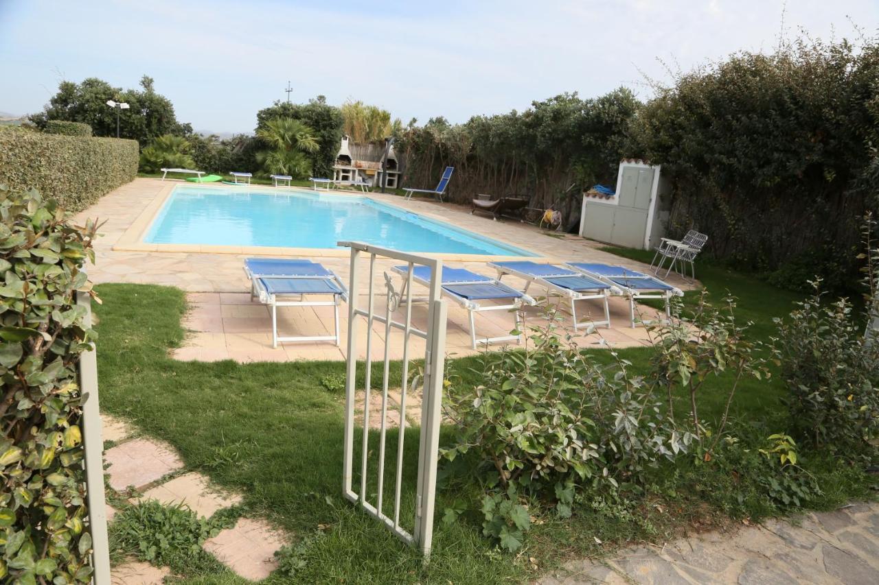 Casa Vacanze Anita Villa Porto Pino Kültér fotó